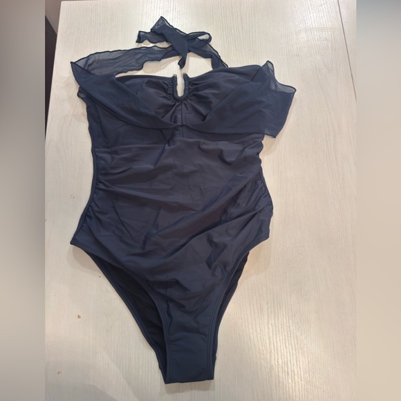 Cupshe Midnight Waves Retro Ruched
Tummy Control One-Piece - Picture 6 of 7